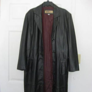 LONG BLACK LEATHER COAT